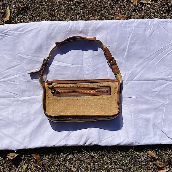 Louis Vuitton Handbags - ✨ Authentic Louis Vuitton ✨ Mini Lin Pochette Kathleen Bag in Cream Color